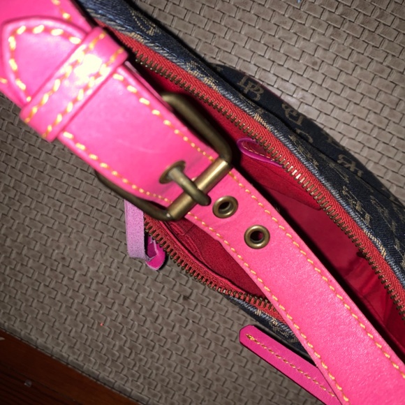 Dooney& Bourke - Picture 11 of 12